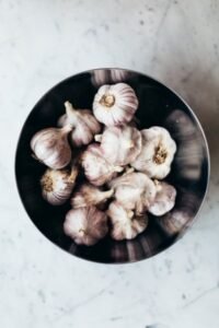علاج فطريات القدم بالثوم